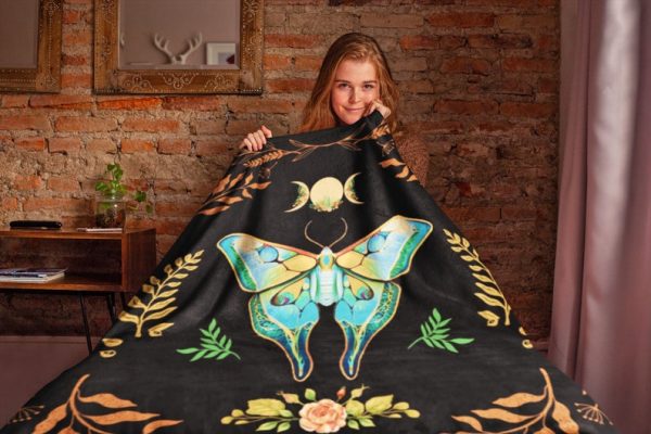 Luna Moth Blanket