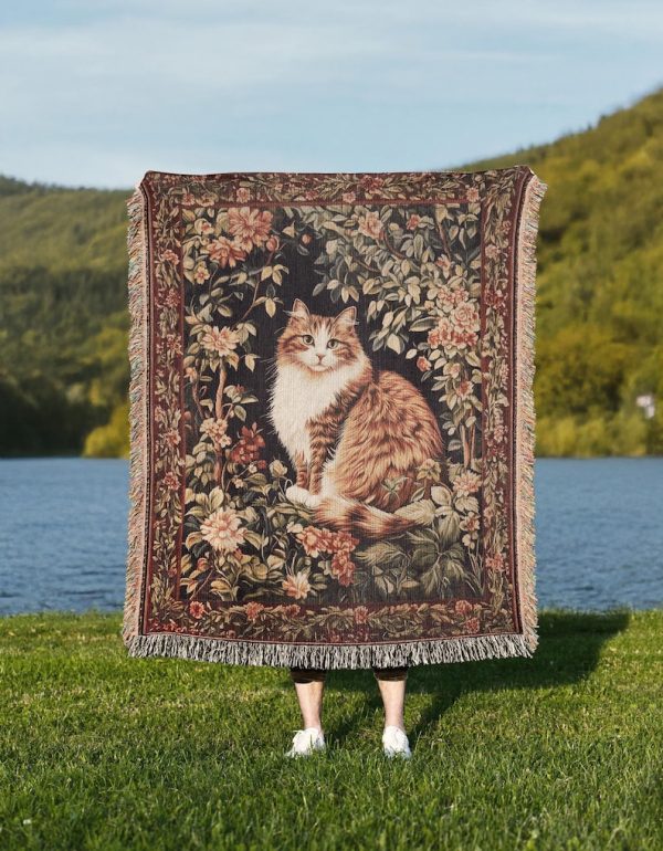 Maine Coon Cat Woven Tapestry Blanket