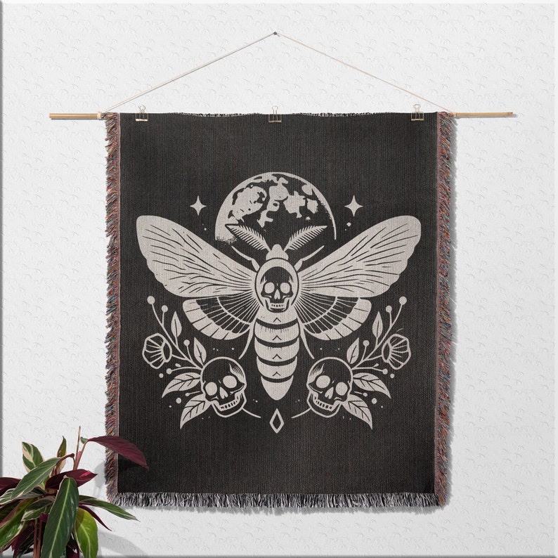 Woven-Blanket-For-Cottagecore-Lovers-1